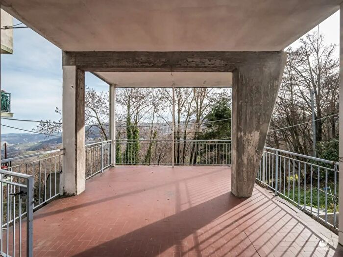 Appartamento trilocale in vendita in Via P Giardini Nord, Serramazzoni