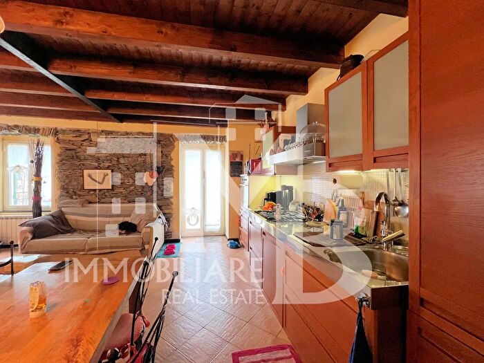 Casa quadrilocale in vendita in Salita Camponi, Uscio