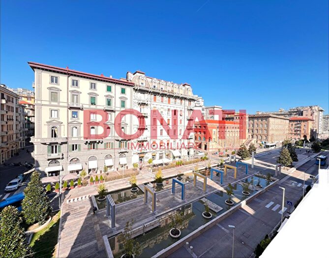 Appartamento con 7 locali in vendita in Piazza Giuseppe Verdi, La Spezia