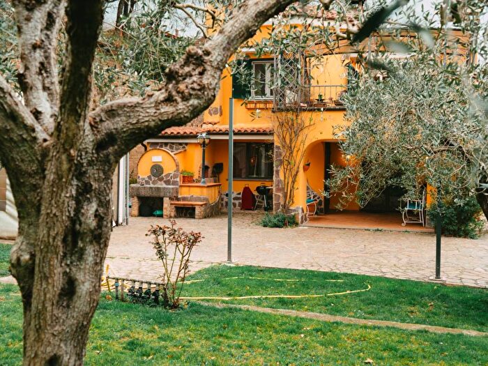 Casa trilocale in affitto in Via della Macchia, Centro, Trevignano Romano