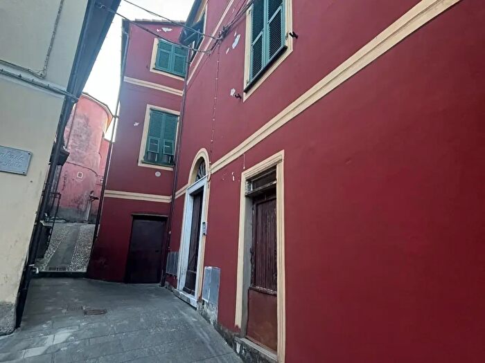 Appartamento con 5 locali in vendita in Via Borgoratti, Carro
