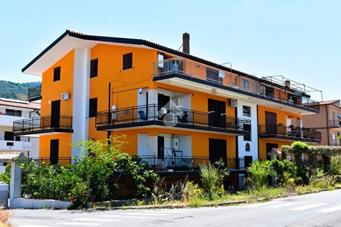 Appartamento quadrilocale in vendita in Via SAgata, Paola