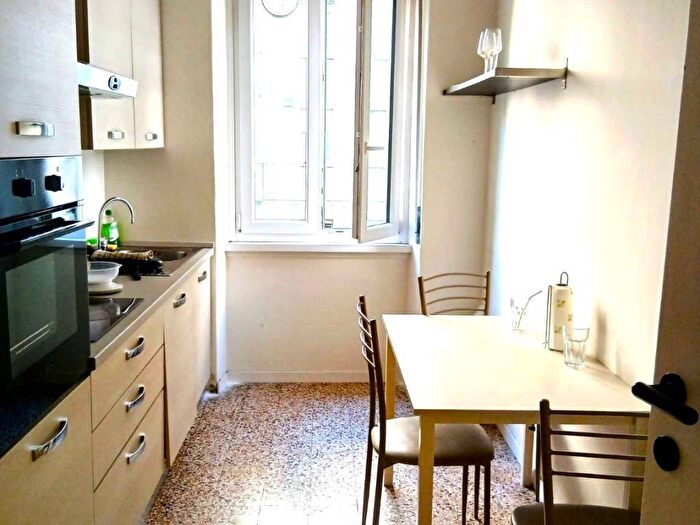 Appartamento trilocale in affitto in Via Rezia, Cadore, Milano