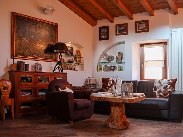 Appartamento bilocale in vendita in Via Fantoni, Castione Della Presolana