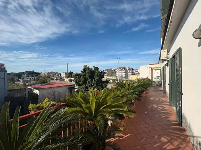 Appartamento con 5 locali in vendita in Via Vittorio Emanuele III, Casalnuovo Di Napoli