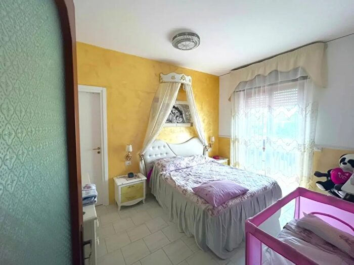 Appartamento trilocale in vendita in Via S Rosa, Qualiano