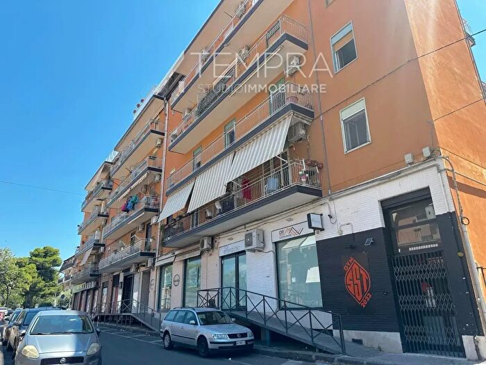 Appartamento con 7 locali in vendita in Via Cadore, Adrano