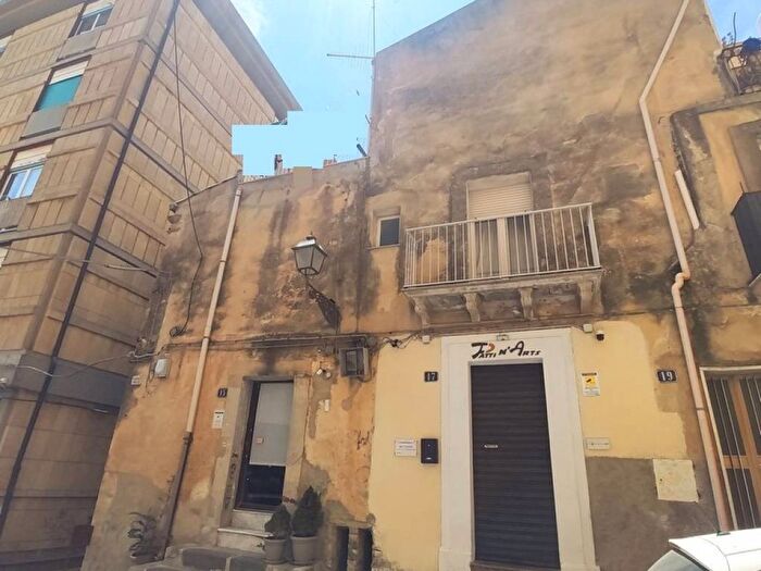 Casa trilocale in vendita in Via Gabelle, Centro, Caltagirone