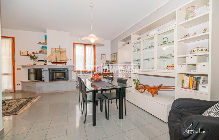 Casa quadrilocale in vendita in Via Vigna Verde, Modena