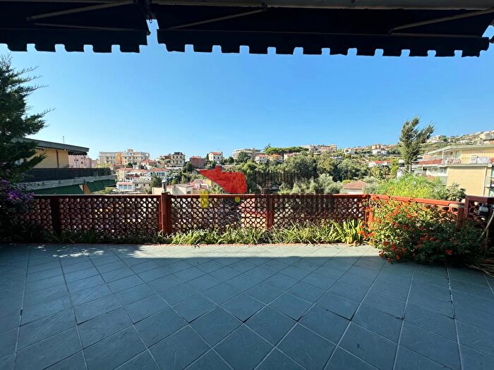 Appartamento bilocale in vendita in Strada Privata Vallarino, Sanremo