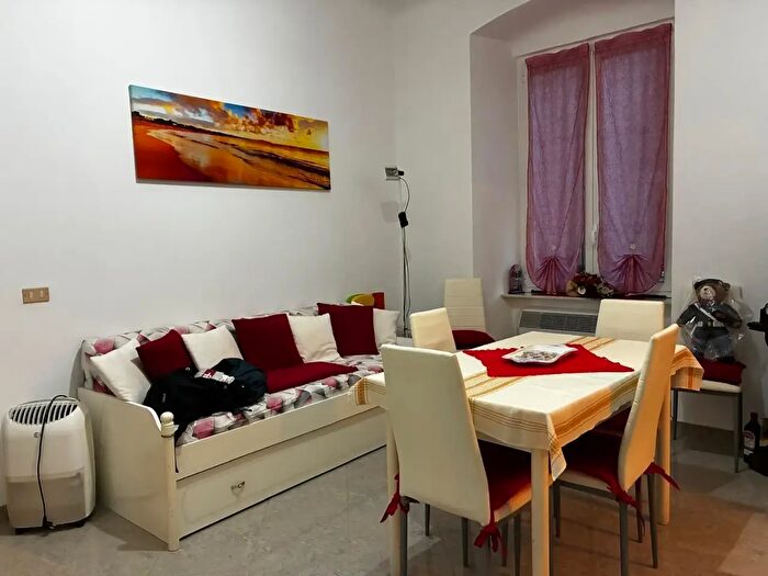 Appartamento con 5 locali in vendita in Via Guido Agosti, Genova