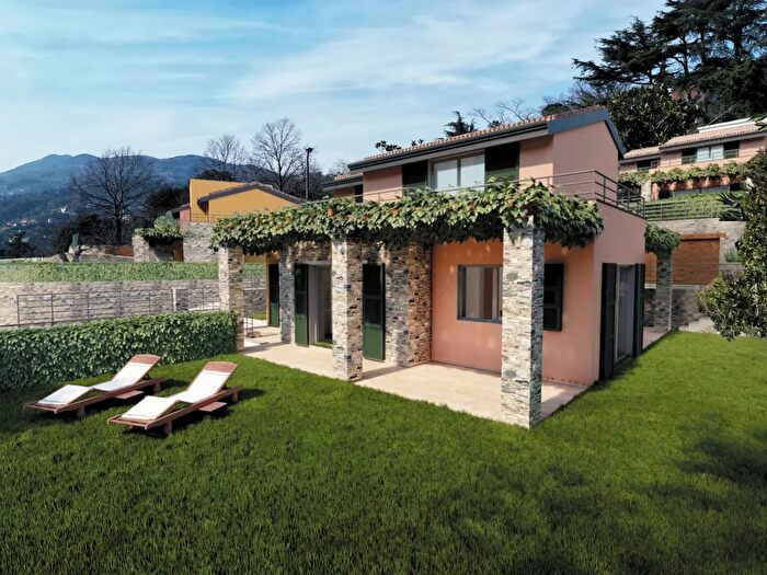 Casa quadrilocale in vendita in Contrada Castellino, Finale Ligure