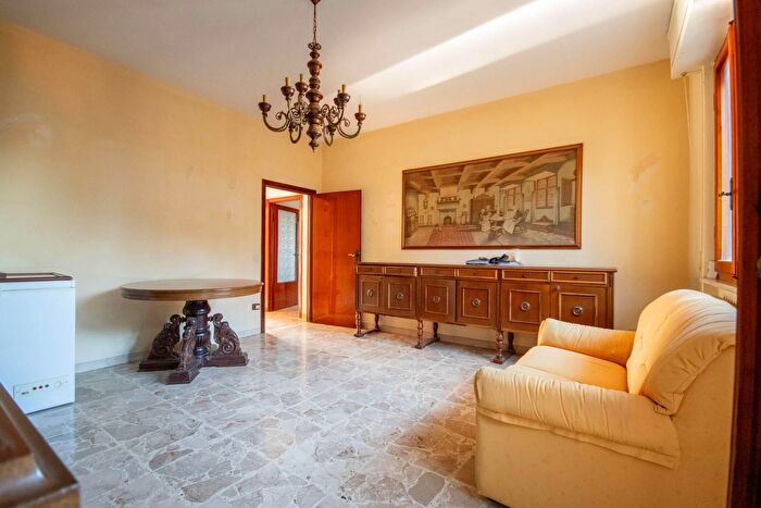 Appartamento con 7 locali in vendita in Casale Marittimo