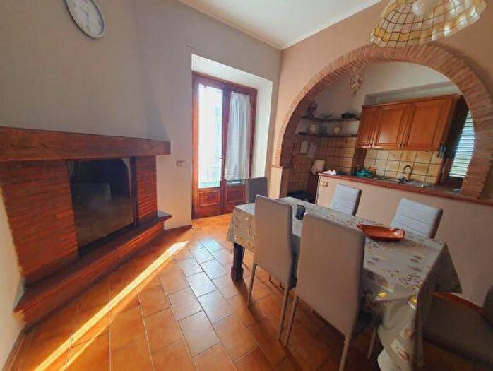 Casa con 8 locali in vendita in Via Paolinelli, Capannori