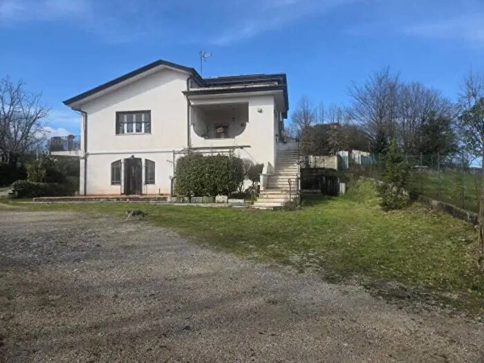 Casa con 6 locali in vendita in Ceccano
