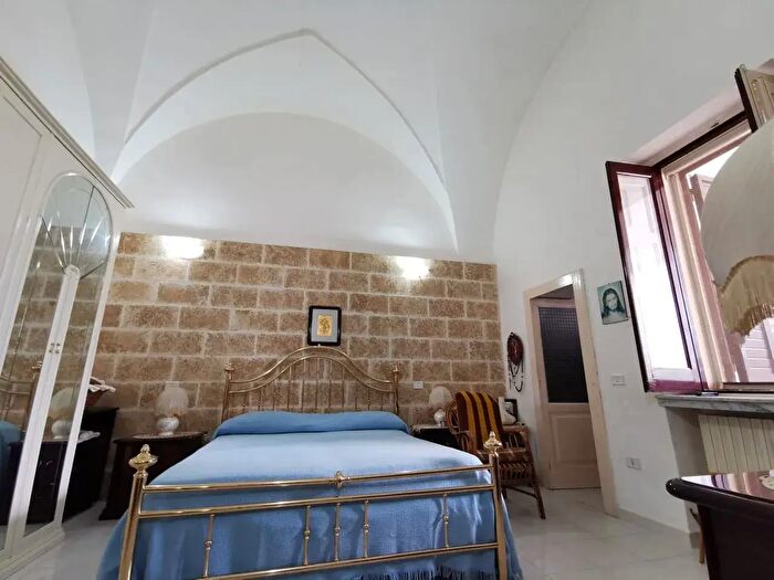 Casa con 5 locali in vendita in Via Gaetano Donizetti, Spongano