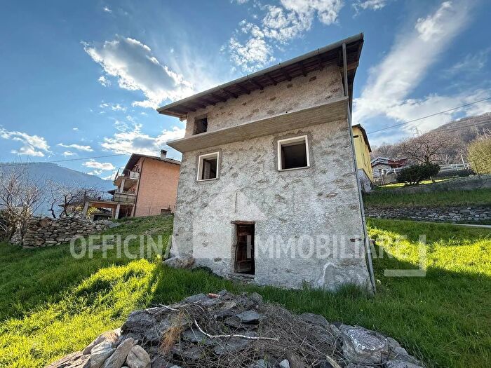 Casa quadrilocale in vendita in Via ai Monti, Dosso Del Liro