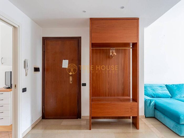 Appartamento trilocale in affitto in Viale Lodovico Scarampo, Monte Rosa Lotto, Milano