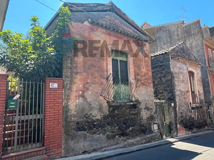 Casa con 5 locali in vendita in Via Tenente di Dio, Motta Sant'Anastasia