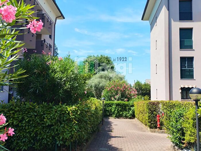 Appartamento con 6 locali in vendita in Via della Burrona, Vimodrone