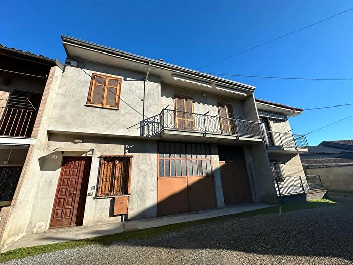 Casa trilocale in vendita in Via Giuseppe Verdi, Borgo Vercelli
