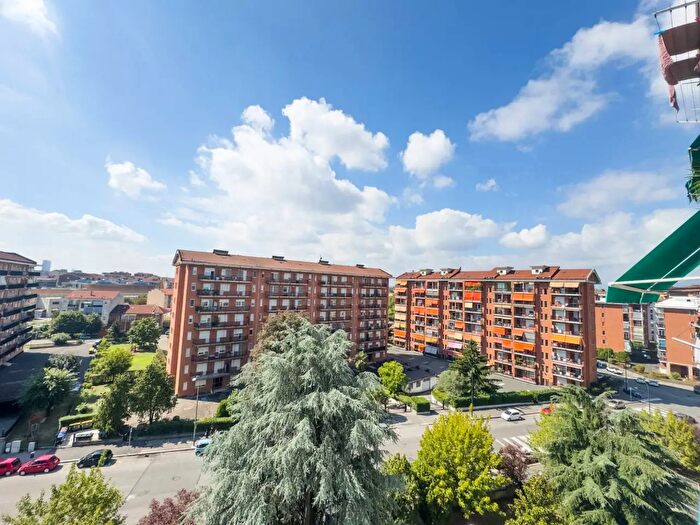 Appartamento quadrilocale in vendita in Via Giovanni Segantini, Torino