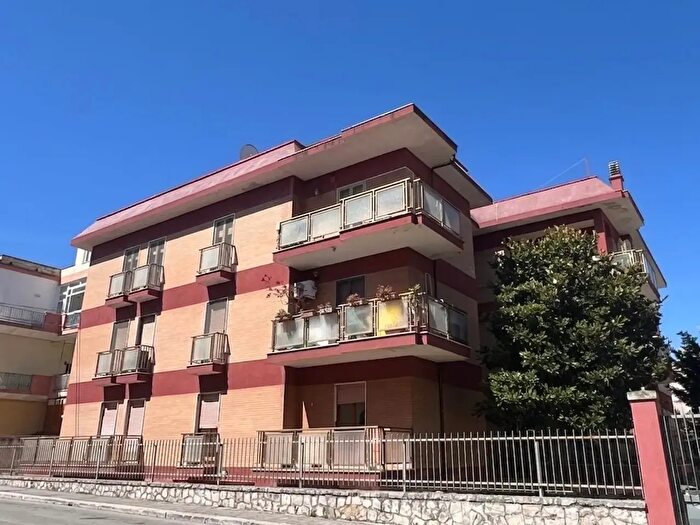 Appartamento quadrilocale in vendita in Via Ammiraglio Umberto Cagni, Brindisi