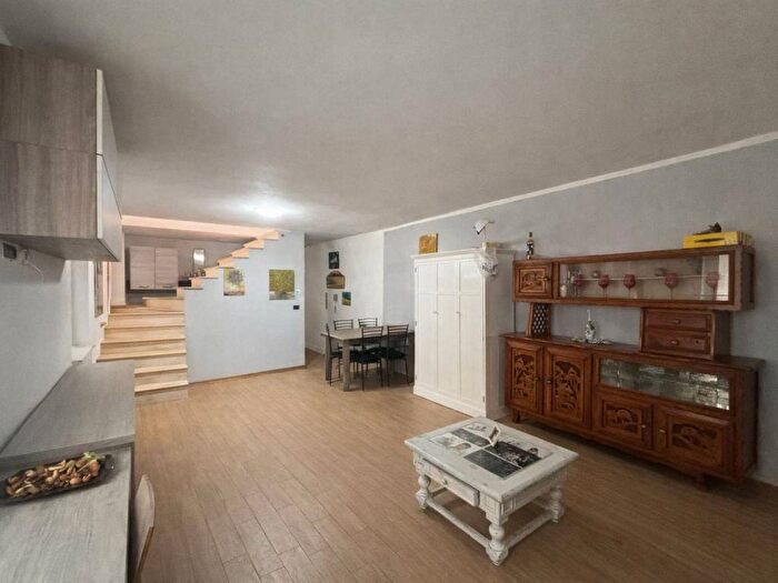 Casa quadrilocale in affitto in Località Robini, Santo Stefano Belbo