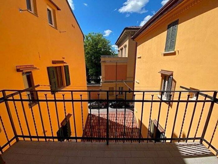 Appartamento quadrilocale in affitto in MURA PORTA CASTIGLIONE, Castiglione Tribunale, Bologna