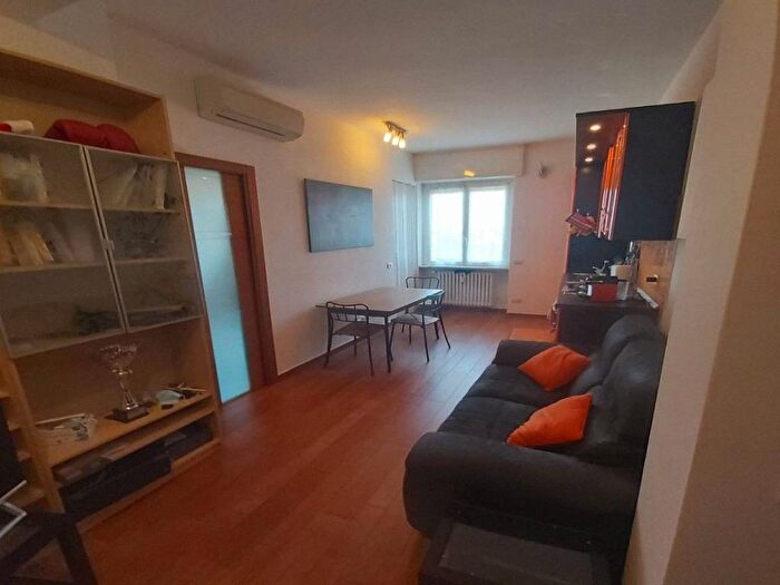 Appartamento bilocale in affitto in Via Tavazzano, Certosa, Milano