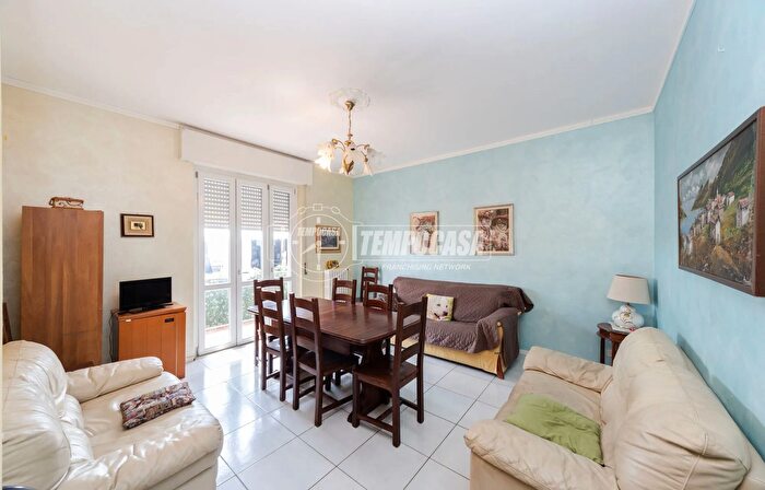 Appartamento quadrilocale in vendita in Via Papa Giovanni XXIII, Renate