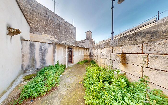 Casa con 7 locali in vendita in Via Melpignano, Cursi