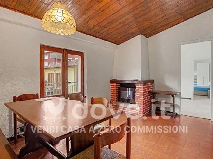 Appartamento trilocale in vendita in Via Statale, Marchirolo