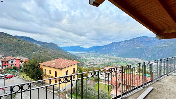 Appartamento trilocale in vendita in Via Case Cotti, Artogne