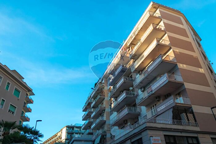 Appartamento con 7 locali in vendita in Via Arenella, Napoli