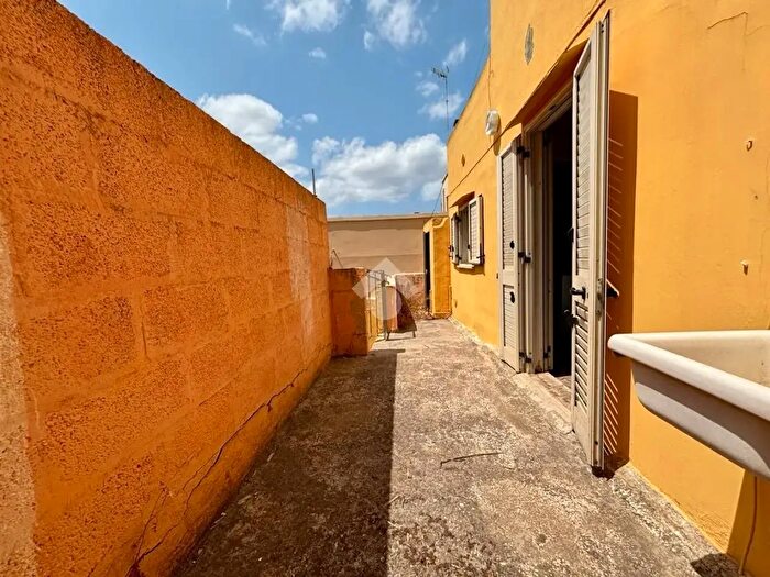 Appartamento trilocale in vendita in Via Regina Elena, Sannicola