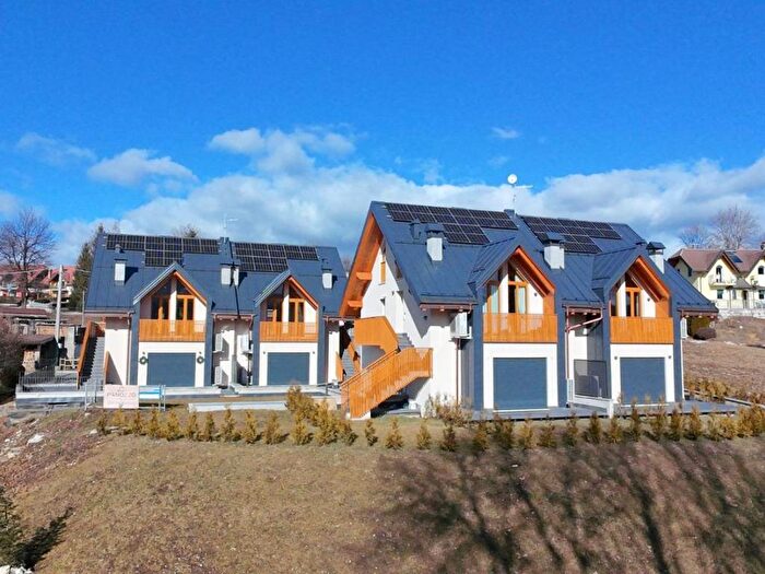 Appartamento trilocale in affitto in Via Gaiga, Roana