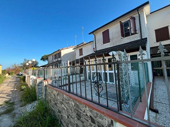 Casa trilocale in affitto in Viale Tunisia, Lido delle Nazioni, Comacchio