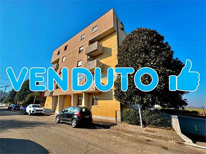 Appartamento quadrilocale in vendita in Via Cantone Novi di Modena Mo, Novi Di Modena