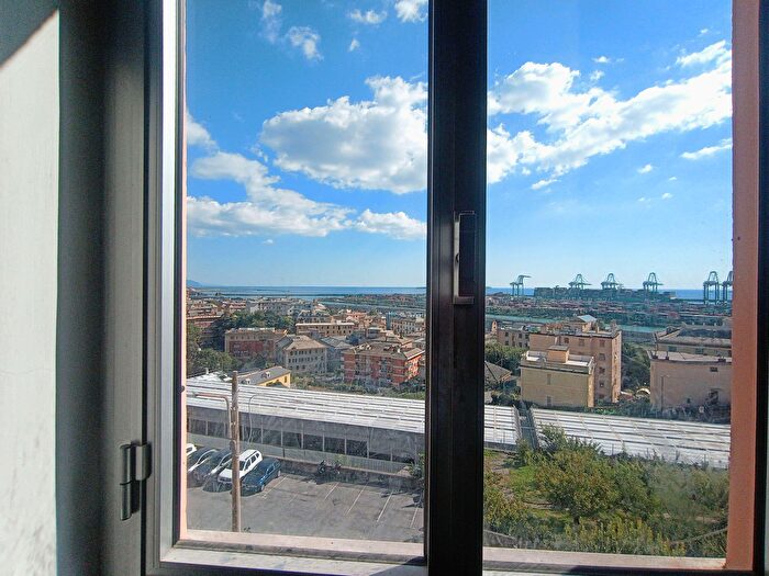 Appartamento trilocale in affitto in Via Villini Ambrogio Negrone, Genova