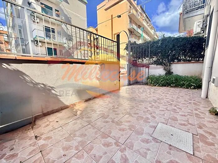 Appartamento bilocale in vendita in Via Luigi Vanvitelli, Siracusa