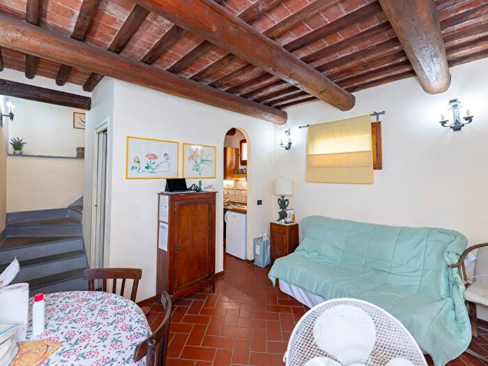 Casa con 11 locali in vendita in Via di Valimorta, Scandicci