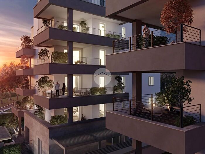 Appartamento quadrilocale in vendita in Via Giugno, Peschiera Borromeo