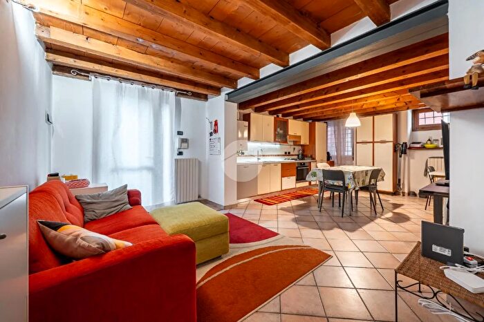 Appartamento bilocale in vendita in Via Trezza, Verona