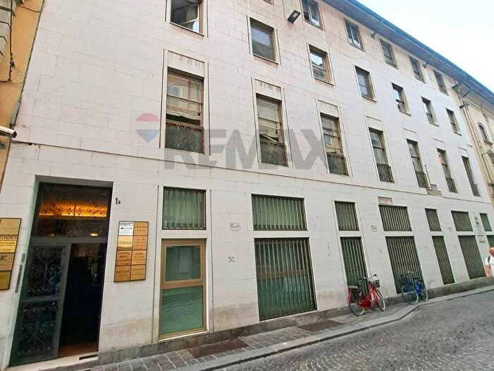 Appartamento bilocale in affitto in corso mazzini, Centro Storico, Pavia