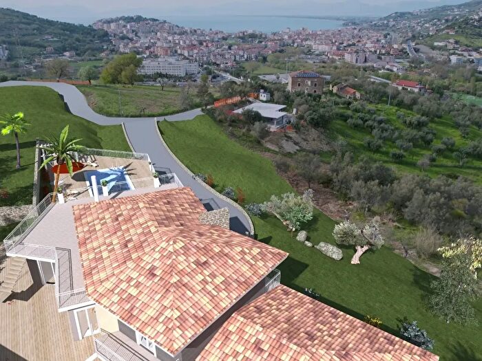 Appartamento con 8 locali in vendita in Contrada Marrota Snc, Agropoli