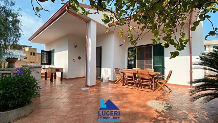 Casa in vendita in Via Alto Adige Casarano Le Italia, Casarano