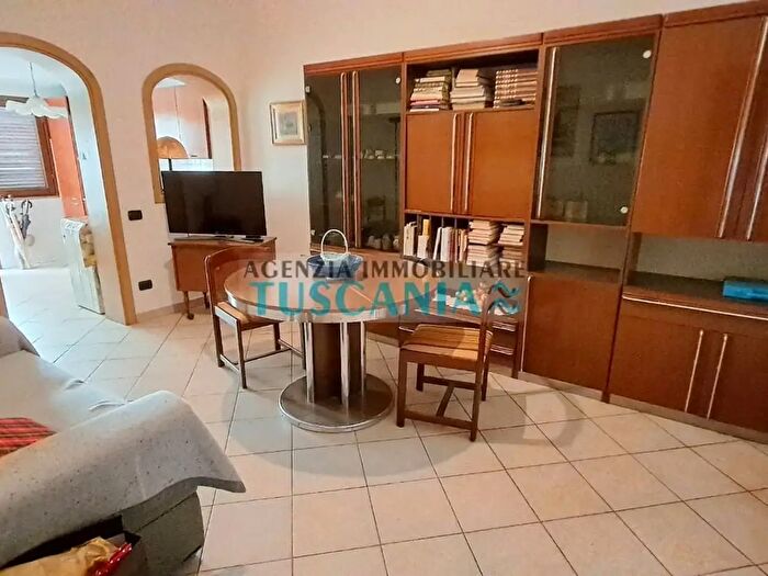 Appartamento trilocale in vendita in Cecina