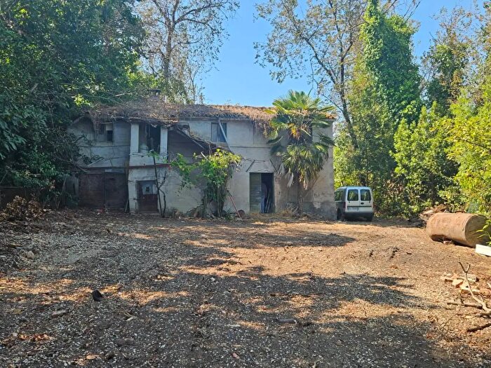 Casa quadrilocale in vendita in Via Sant' Agostino, Terre Roveresche