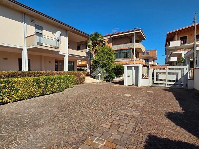 Casa con 7 locali in vendita in Via Termini, San Marcellino